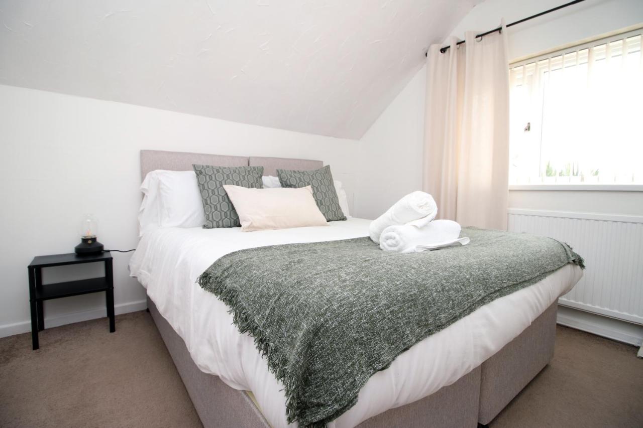 Becky'S Bungalow By Ty Sa -Spacious 4 Bed Bungalow Cardiff Exterior foto