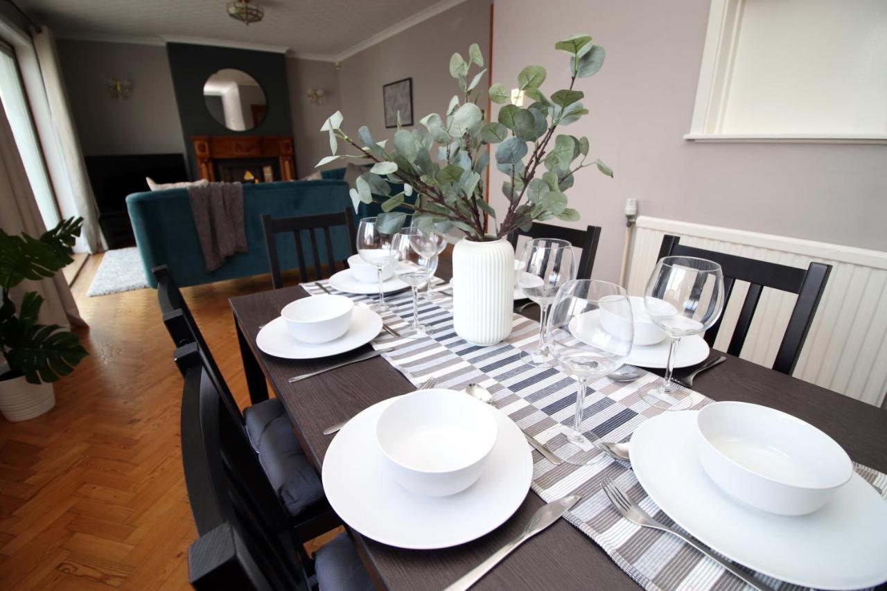 Becky'S Bungalow By Ty Sa -Spacious 4 Bed Bungalow Cardiff Exterior foto