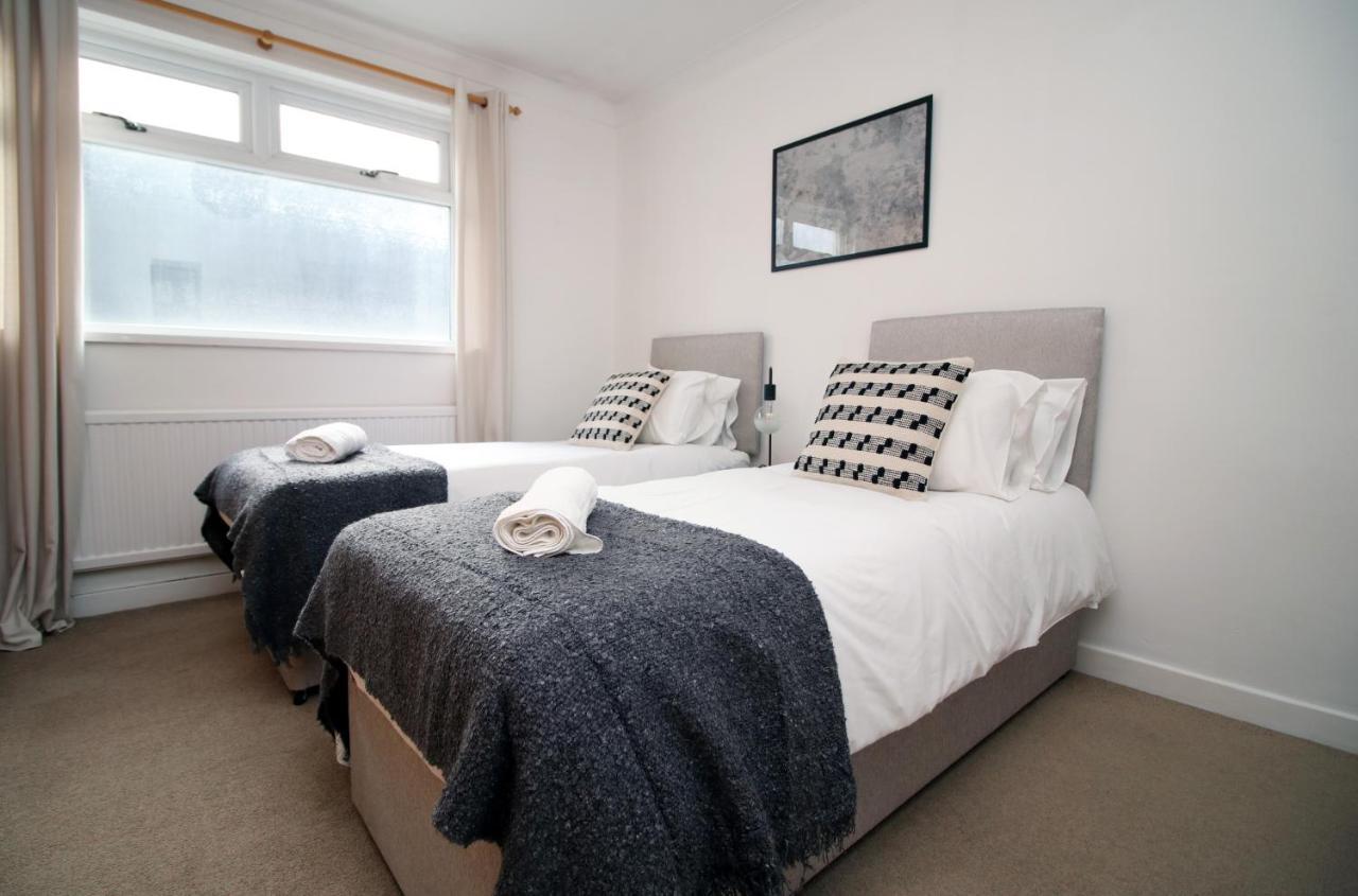 Becky'S Bungalow By Ty Sa -Spacious 4 Bed Bungalow Cardiff Exterior foto